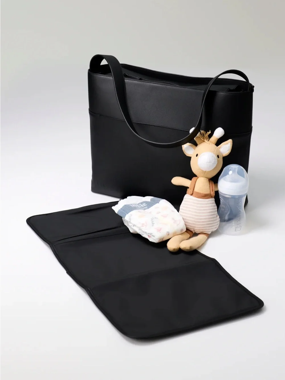 BEIS handbag first
